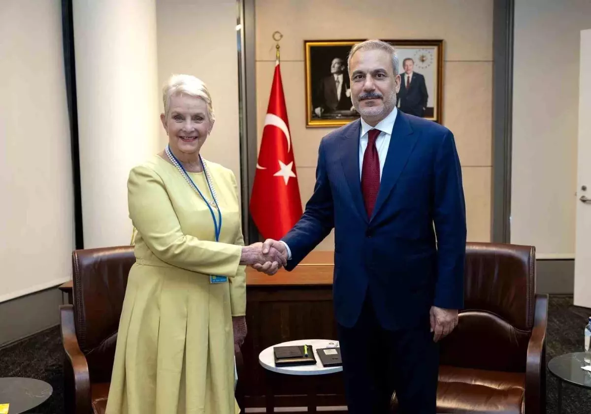 fidan cindy mccain ile gorustu X3ZbiAsR