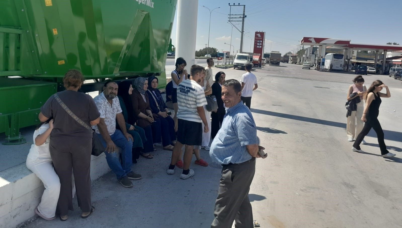 izmir adana seferi cileye dondu otobusun yakiti bitince yolda kaldi ORPxw7RE