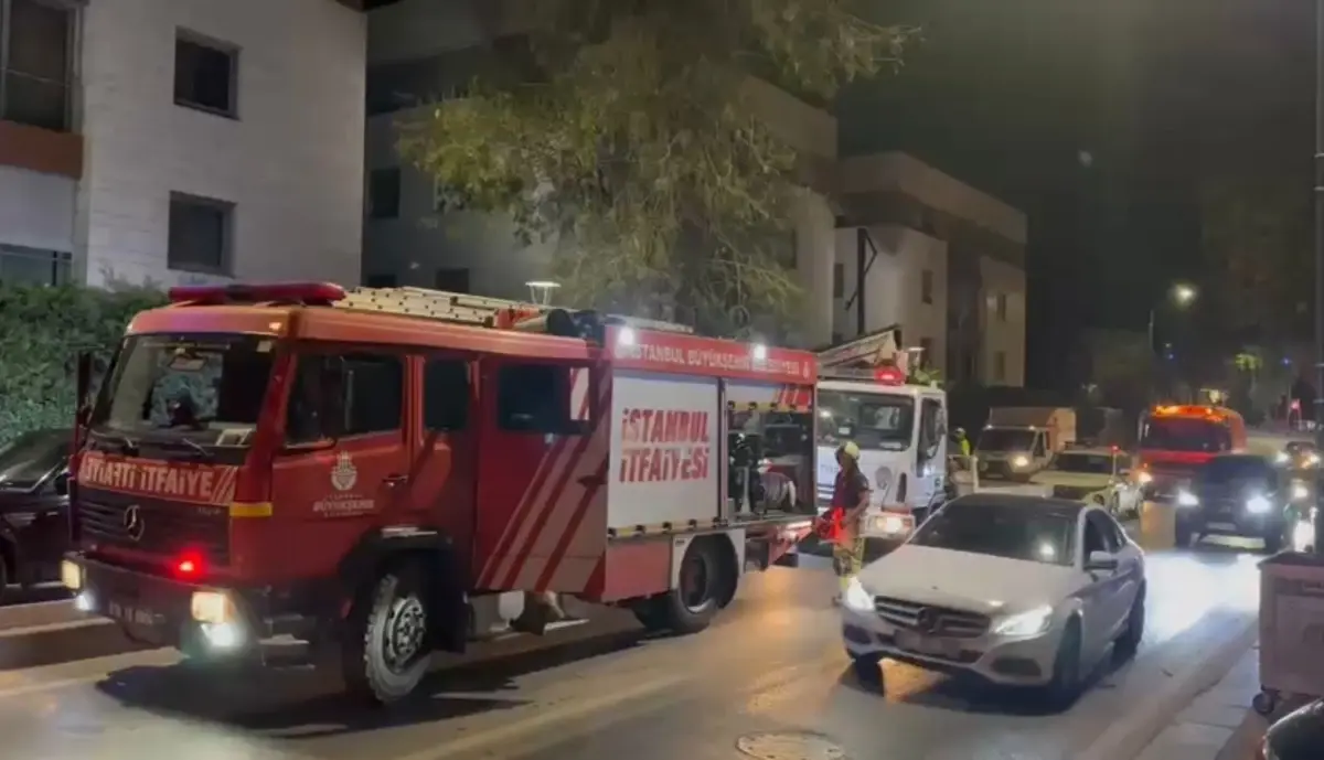 kadikoyde otomobil takla atti 2 yarali J5M9dHk2