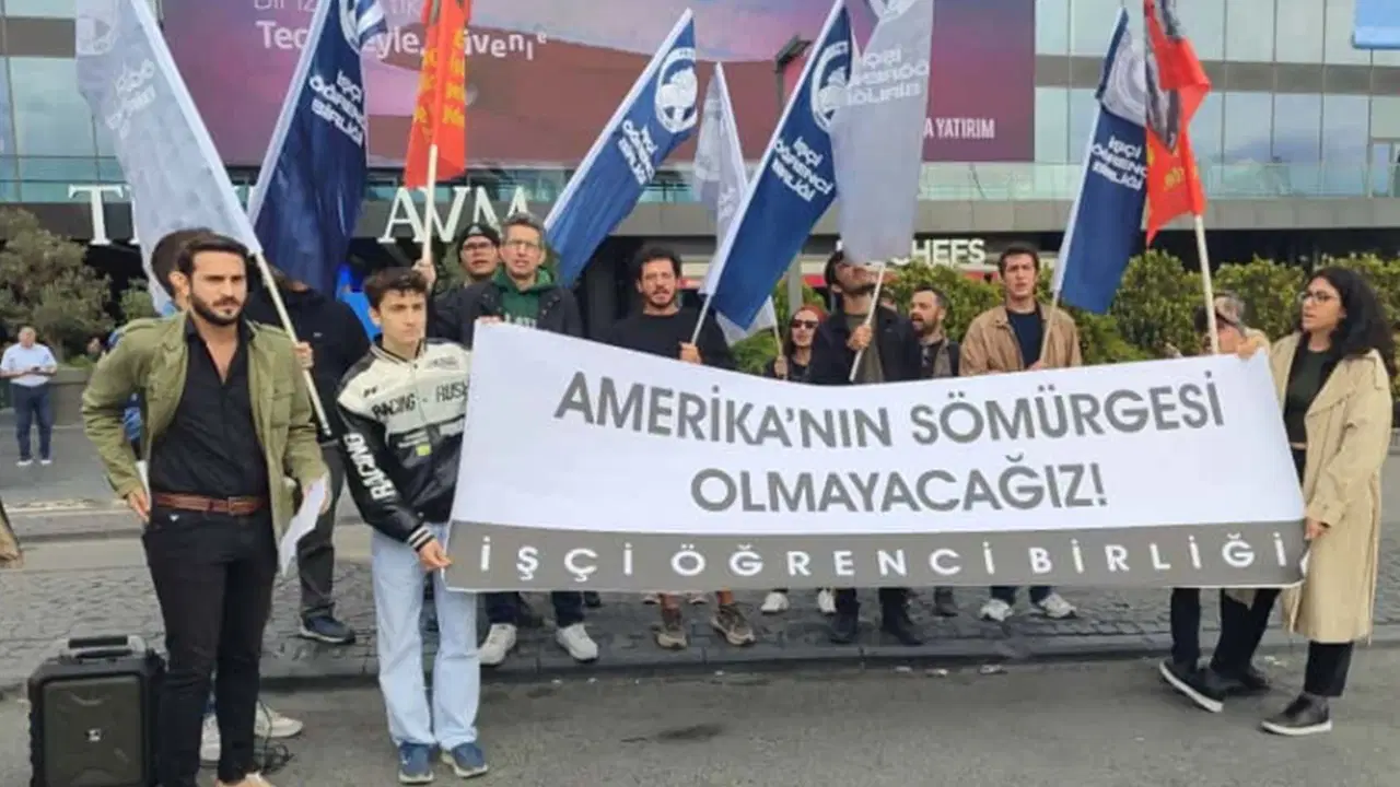 trump avm onunde protesto trump ve avanesine karsi mucadele etmek zorundayiz wuPlvtiH