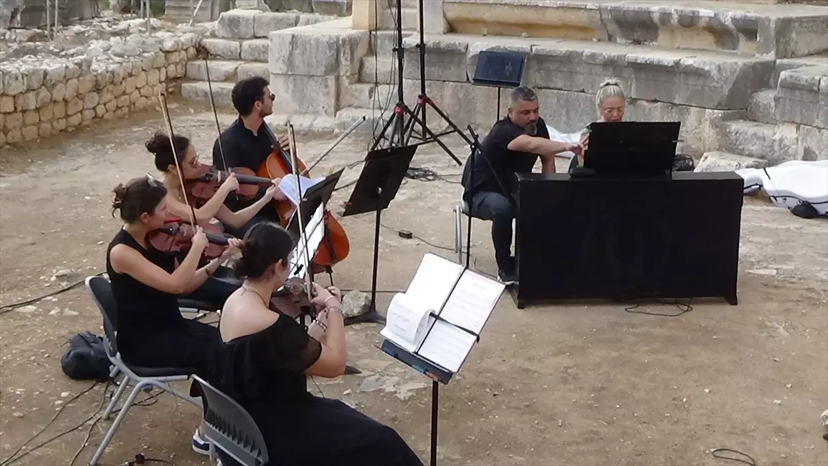 mersinde antik kent konserle senlendi MyeZQWVu