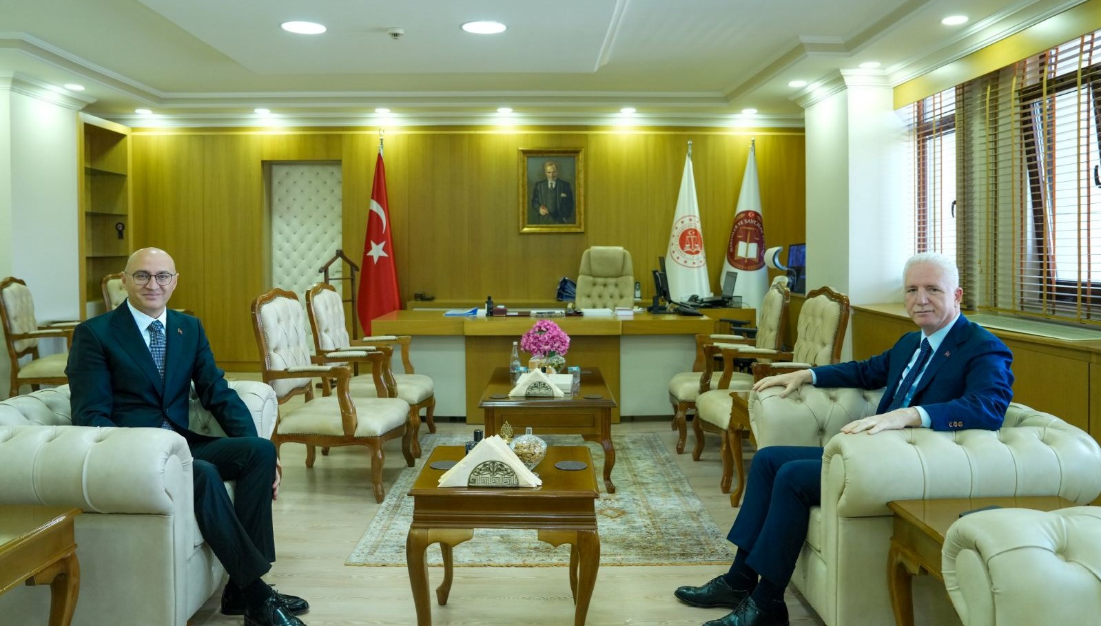 vali gulden yeni bassavciya ziyaret BGQh9WLM.jpg